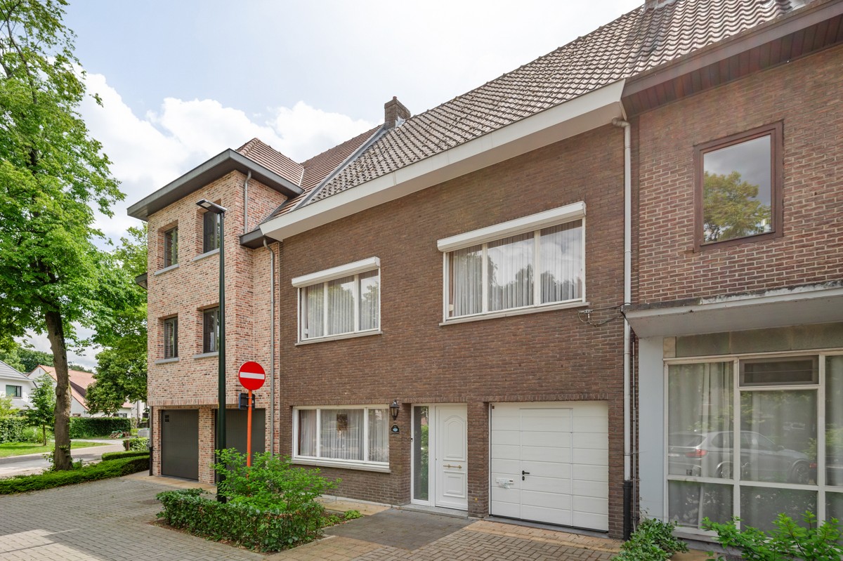 Op te frissen/te renoveren woning met potentieel op toplocatie in Schilde