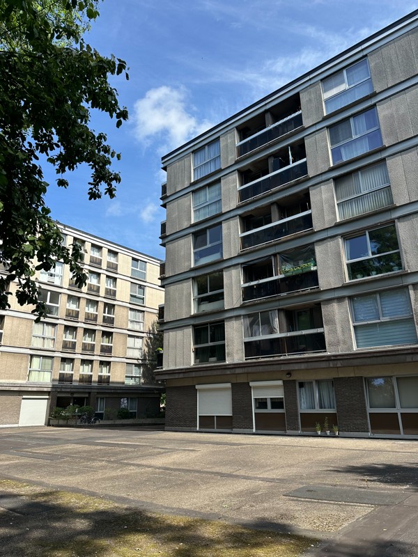 Lichtrijk 1-slaapkamer hoekappartement met zicht op groen - ideaal voor starters of als investering!